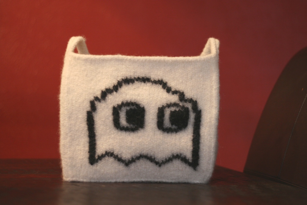 Pac-Man Ghost Trick-or-Treat Bag - v e r y p i n k . c o m - knitting ...