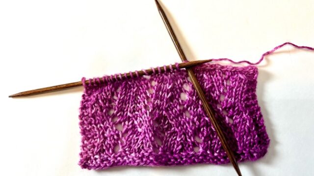 Slow Motion Stretchy Bind-Off - v e r y p i n k . c o m - knitting